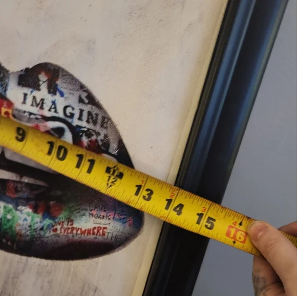 Graffiti Lips 💋 - Picture 4 of 4